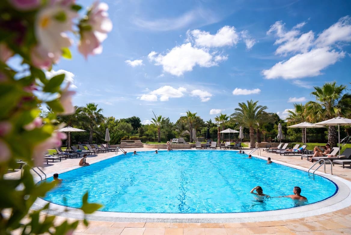 Member-driven club pool for connected member records